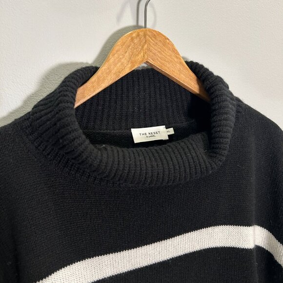 The Reset - The Magic Mock Neck Size XL - Picture 5 of 9